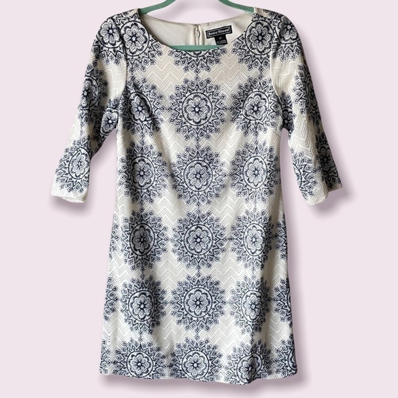 Jessica Howard White and Blue Lace Short Sleeve Mini Dress - Picture 1 of 6